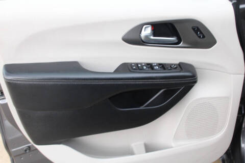 2021 Chrysler Pacifica Touring L