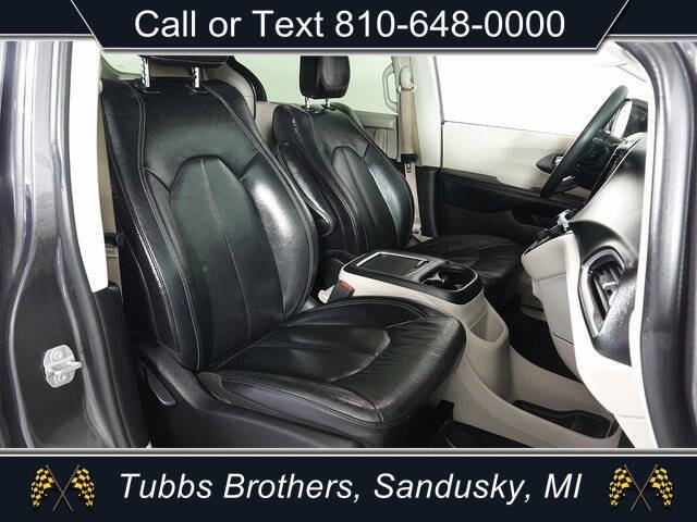 2022 Chrysler Pacifica Touring L