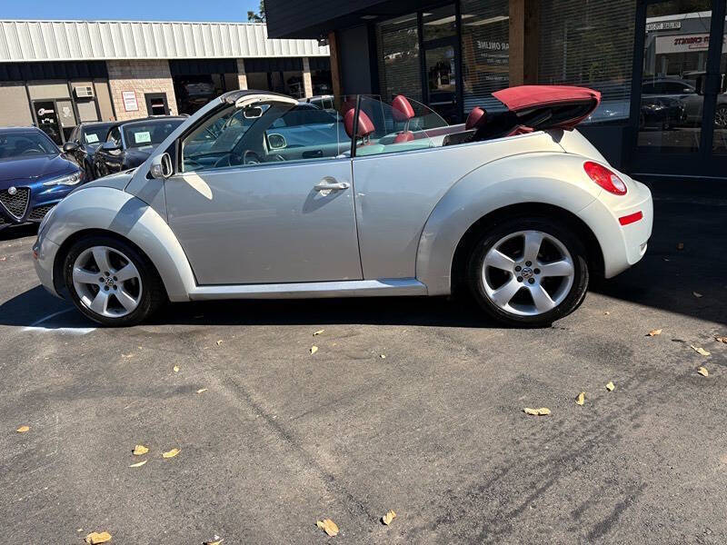 2009 Volkswagen New Beetle Convertible Blush Edition