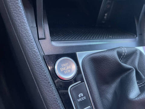 2016 Volkswagen Golf R 4Motion