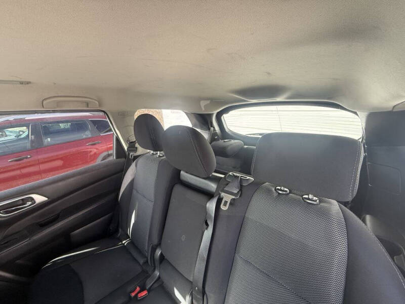 2019 Nissan Pathfinder S