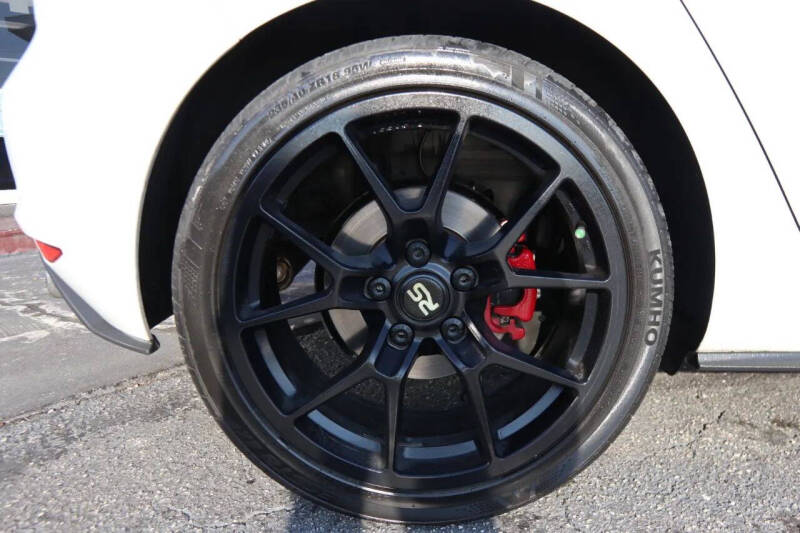 2017 Volkswagen Golf GTI S