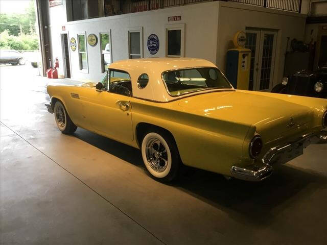 1957 Ford Thunderbird