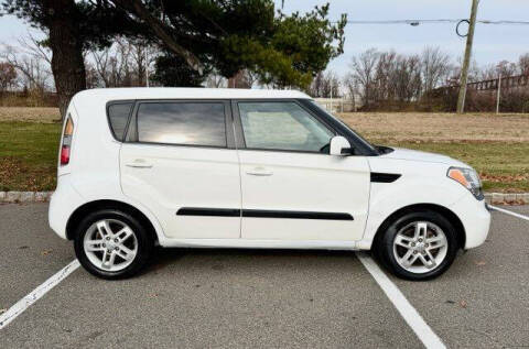 2011 Kia Soul +