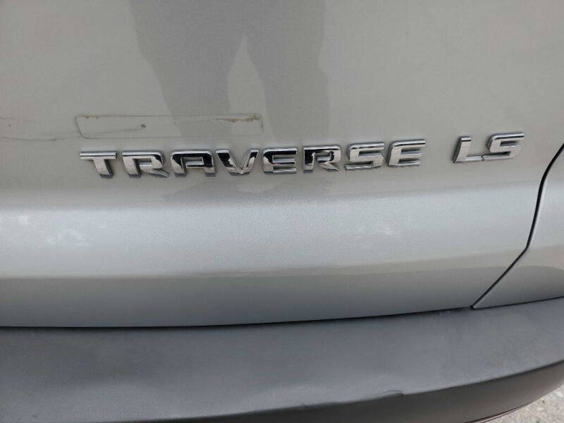 2011 Chevrolet Traverse LS