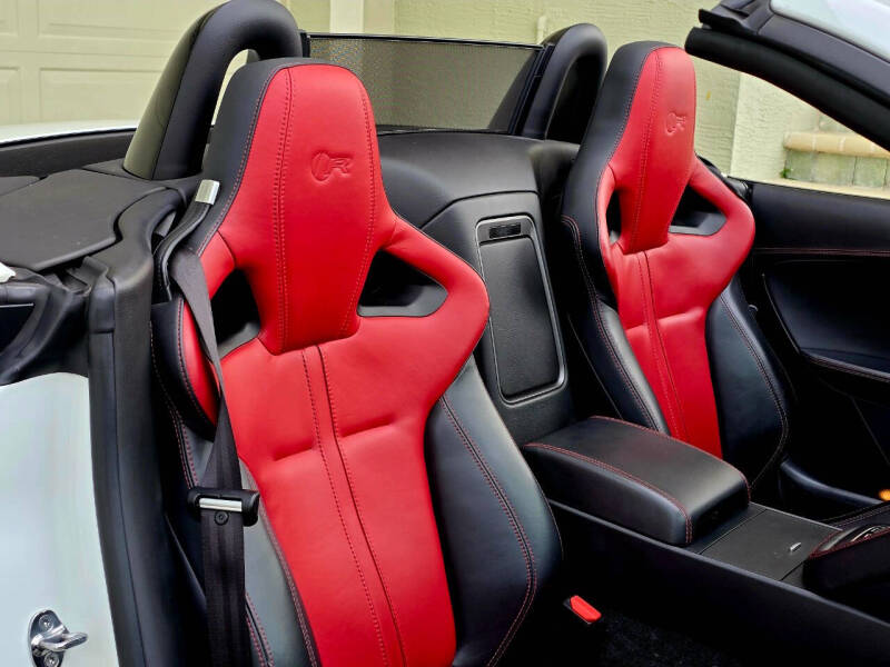 2016 Jaguar F-TYPE R