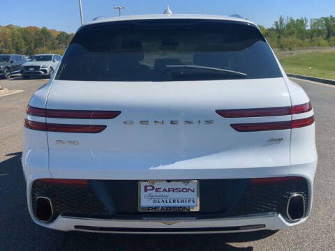 2023 Genesis GV70 2.5T Standard