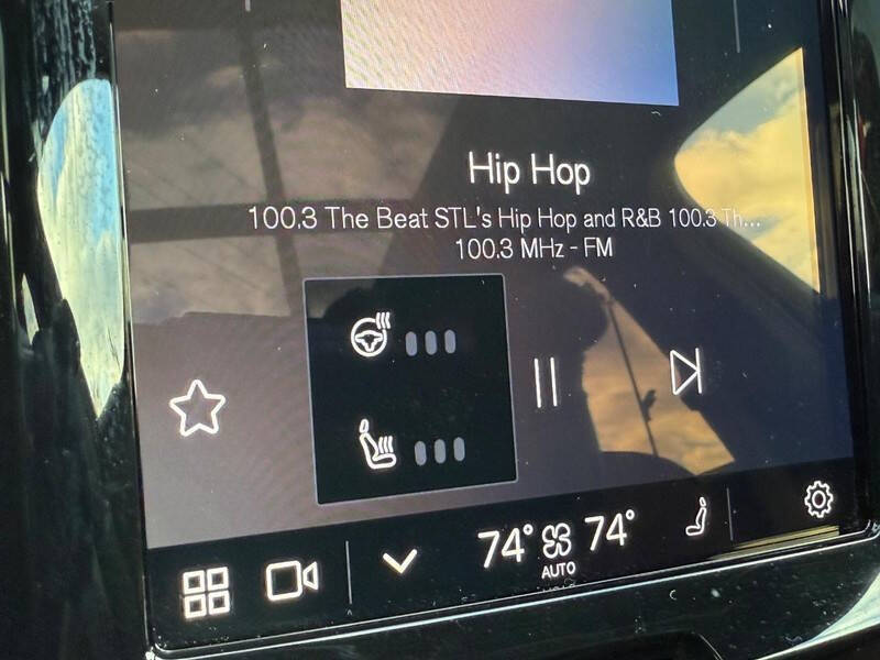 2024 Volvo XC60 B5 Plus Dark Theme