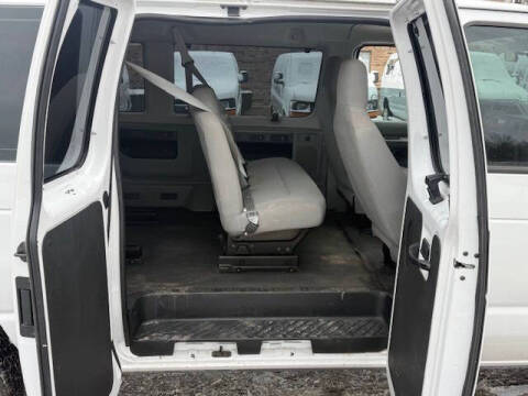 2013 Ford E-Series E-350 SD XL