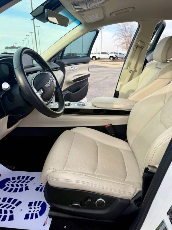 2022 Genesis GV70 2.5T Standard