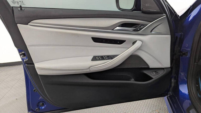 2023 BMW M5
