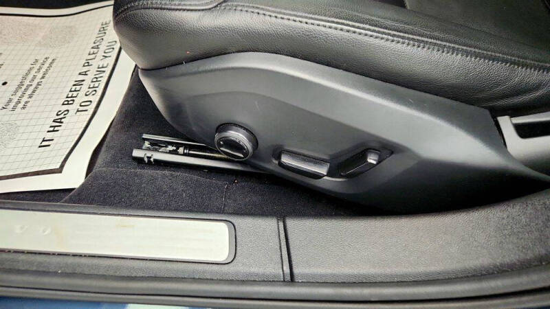 2024 Volvo S60 B5 Core Dark Theme