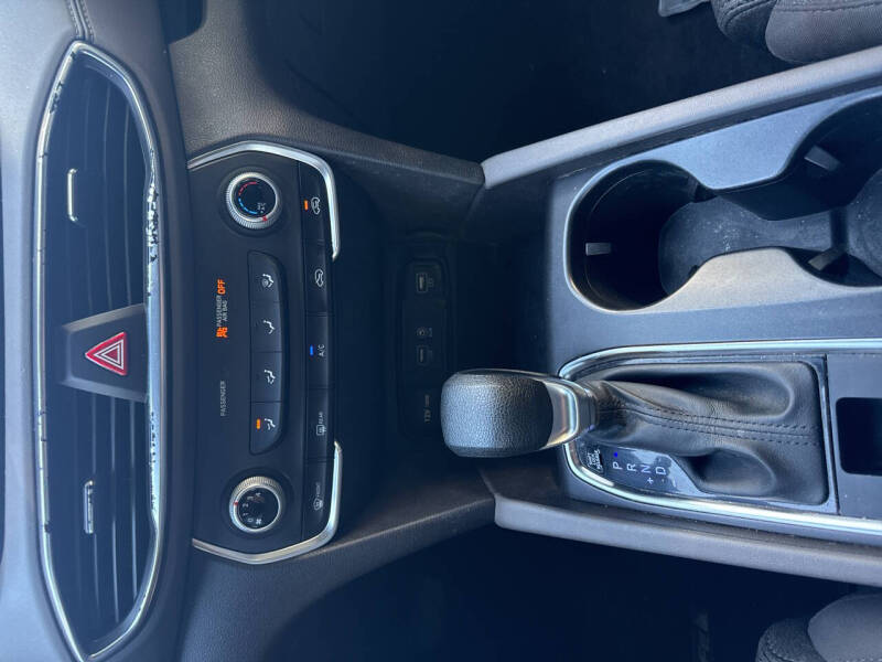 2019 Hyundai Santa Fe SE 2.4L