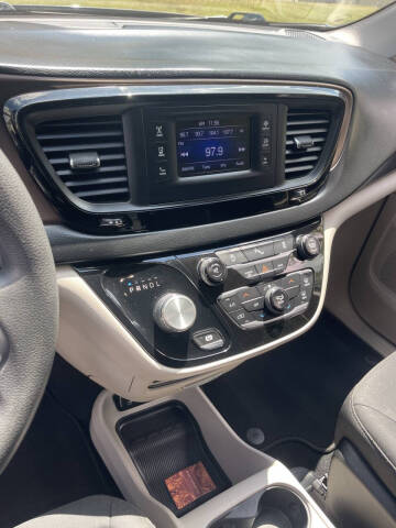 2017 Chrysler Pacifica LX