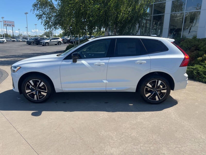 2026 Volvo XC60 B5 Plus