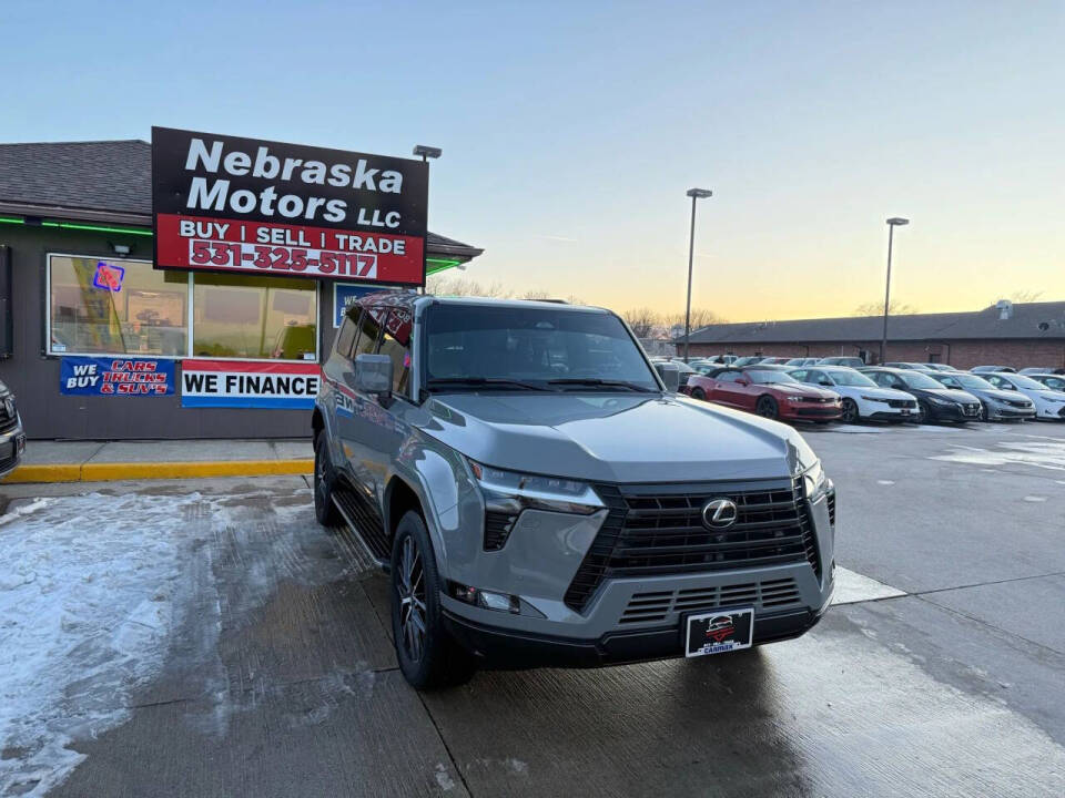 2024 Lexus GX Premium's photo