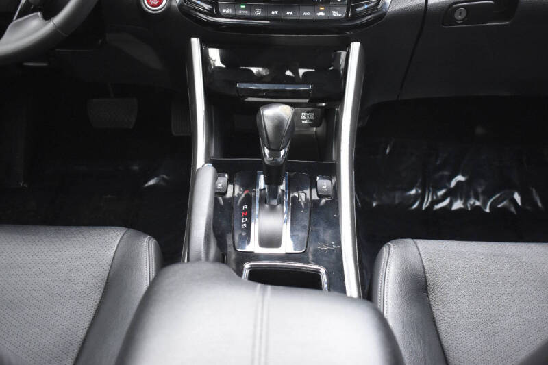 2017 Honda Accord EX-L V6 w/Navi w/Honda Sensing