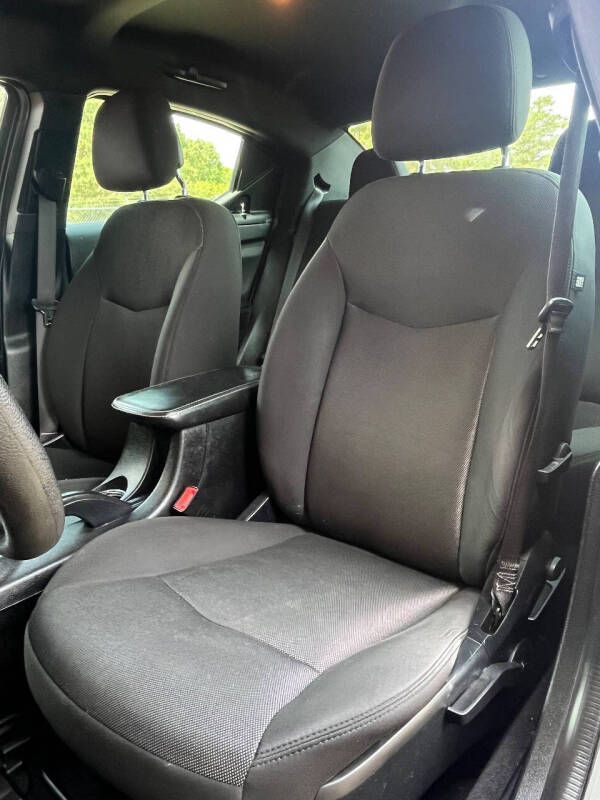2013 Dodge Avenger SE V6