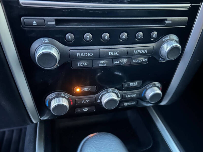 2017 Nissan Pathfinder SV