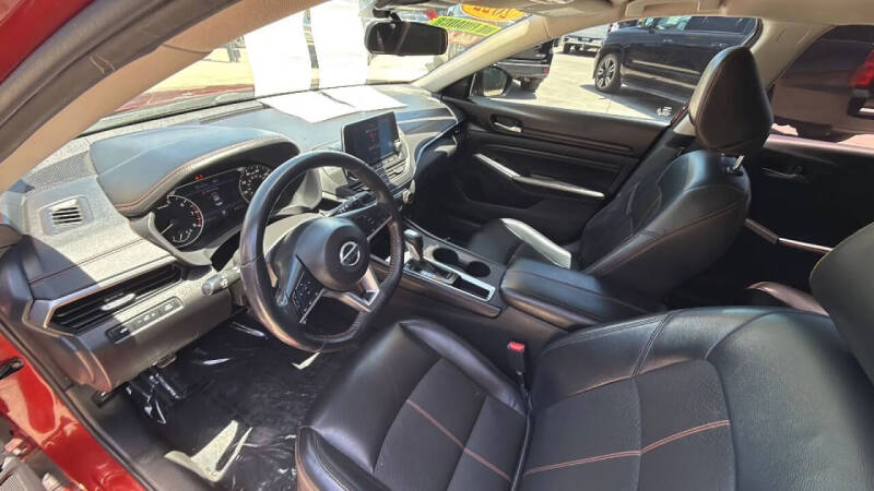 2022 Nissan Altima 2.5 SR