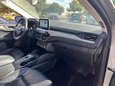 2022 Ford Escape SEL