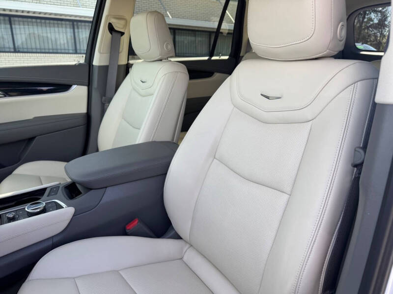2025 Cadillac XT6 Premium Luxury
