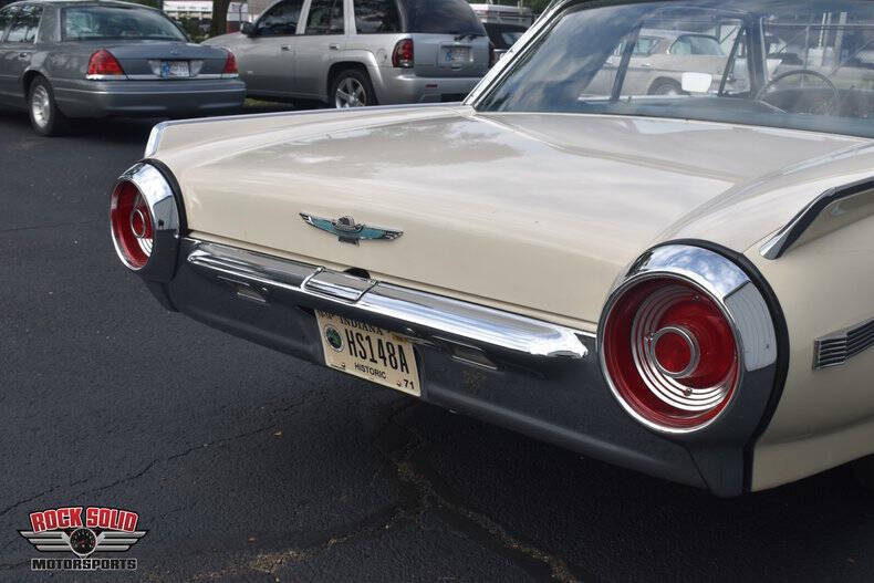 1962 Ford Thunderbird