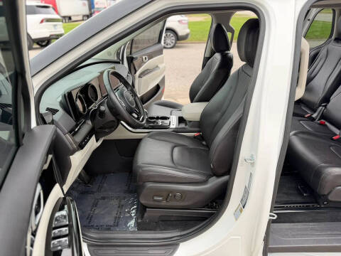 2024 Kia Carnival EX