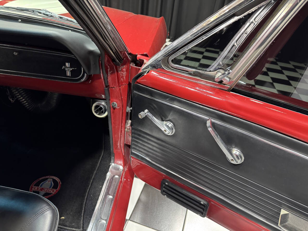 1966 Ford Mustang 38