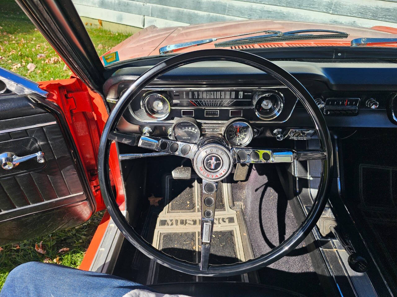 1965 Ford Mustang 209