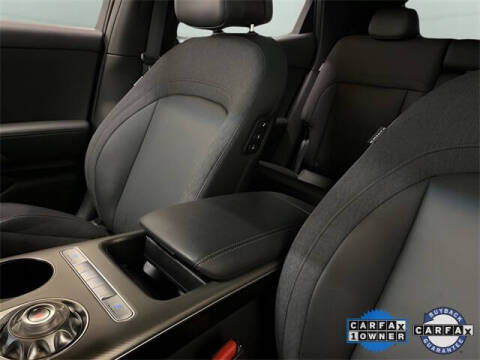 2024 Genesis GV60 Standard