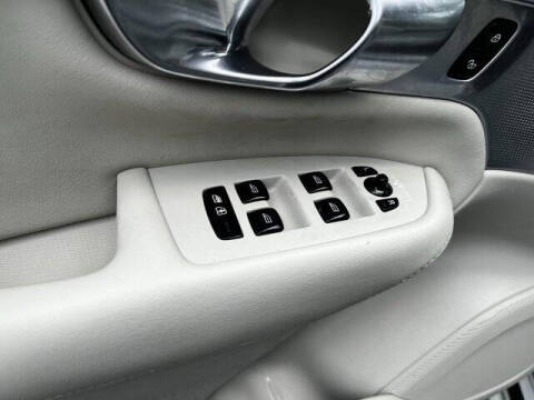 2022 Volvo XC90 T6 Inscription 7-Passenger