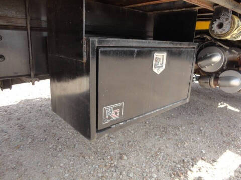 2013 Freightliner M2 106