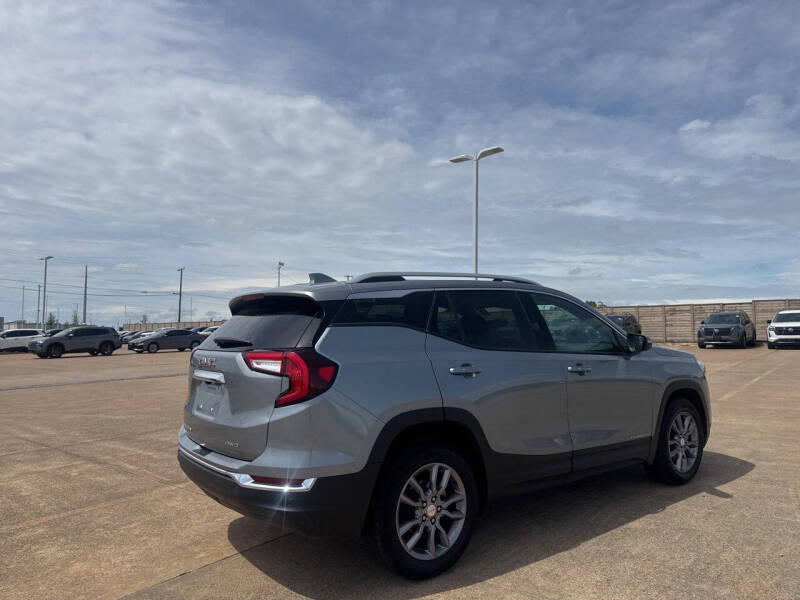 2024 GMC Terrain SLT