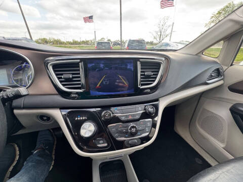 2017 Chrysler Pacifica Touring Plus