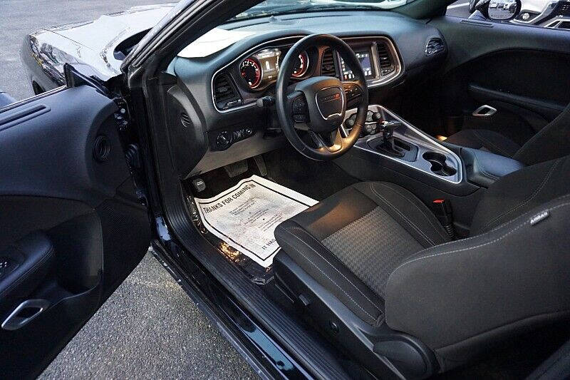 2021 Dodge Challenger SXT