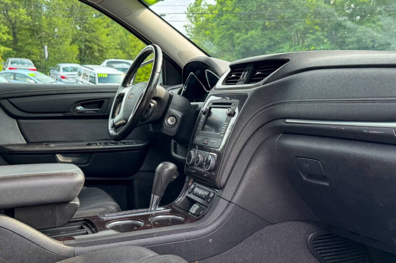 2017 Chevrolet Traverse LT