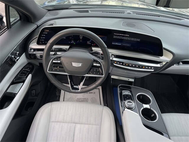 2024 Cadillac LYRIQ Luxury 1