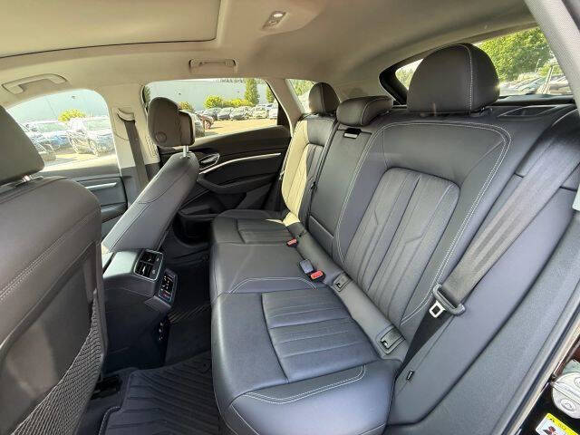 2019 Audi e-tron quattro Premium Plus