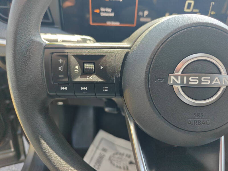 2025 Nissan Kicks SV
