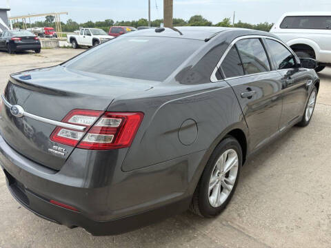 2016 Ford Taurus SEL