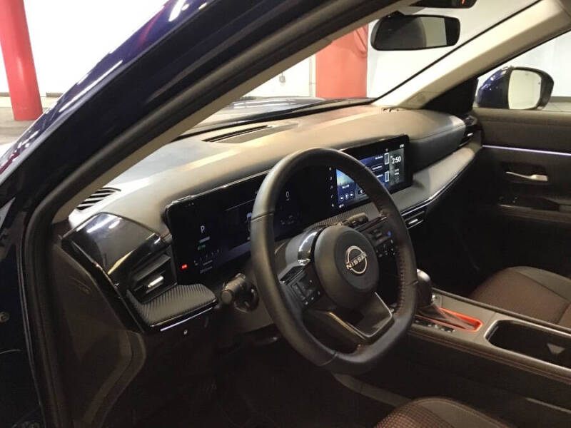 2025 Nissan Kicks SR