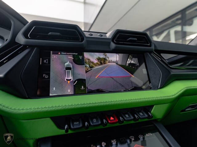 2025 Lamborghini Urus SE