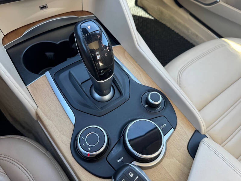 2017 Alfa Romeo Giulia Ti