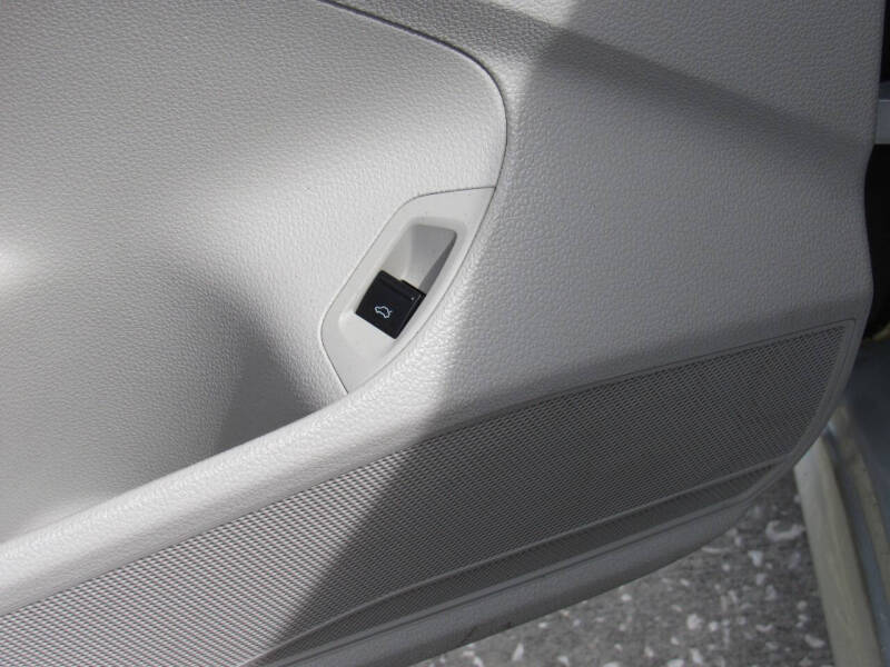 2013 Volkswagen Passat S