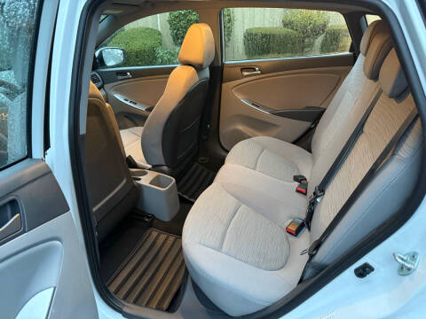 2017 Hyundai Accent SE