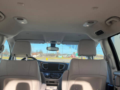 2017 Chrysler Pacifica Touring-L