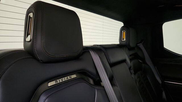 2025 Rivian R1T