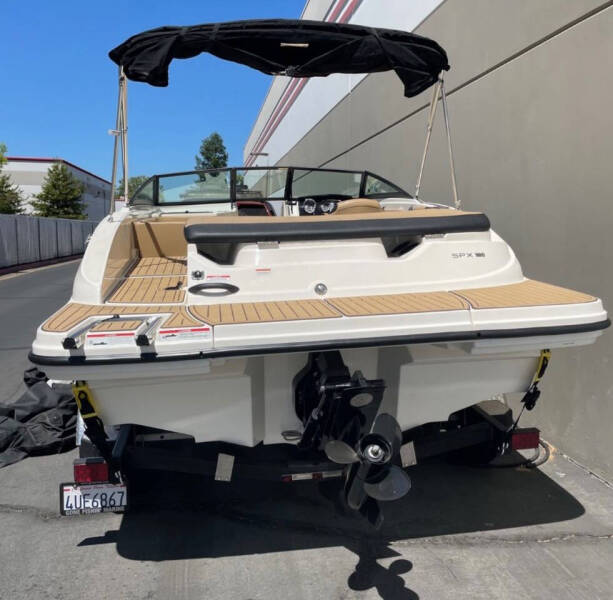 2022 Sea Ray SPX 190