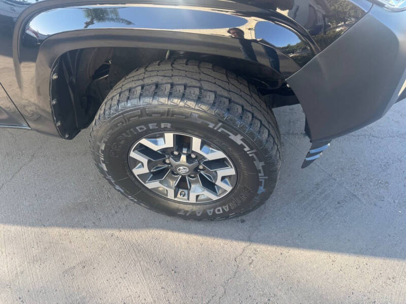 2016 Toyota Tacoma SR